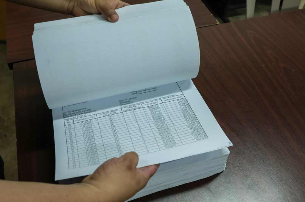 La nueva política permitirá aliviar la carga estructural del edificio mediante la depuración de documentos de archivo.