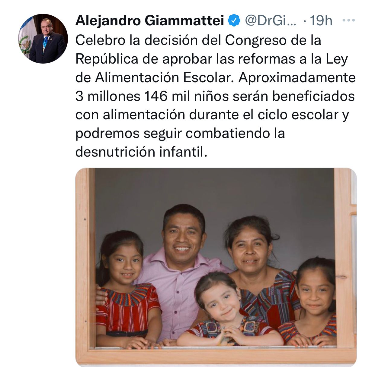Twitter presidente Alejandro Giammattei