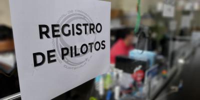 DGT tiene tres mil registros de pilotos listos para entregar. 