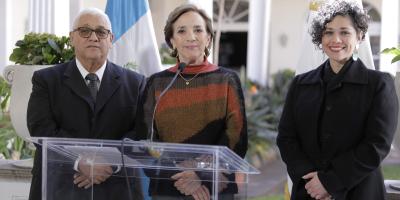 Presentación de autoridades ante la prensa