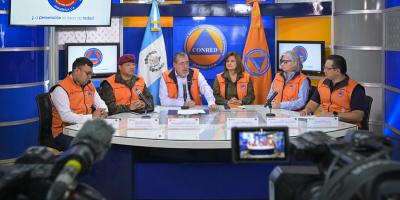 Conferencia de prensa en CONRED