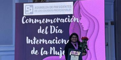 Acuicultora Darling Hermosilla distinguida con la medalla Olimpia Altuve