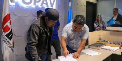 Familias de San Juan Ostuncalco reciben aprobación de subsidio habitacional