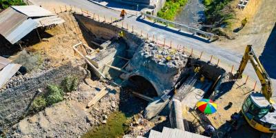 Avanza la rehabilitación del puente Río Negro en Uspantán