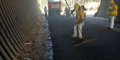 Reparaciones mejoran el acceso hacia Parramos en Chimaltenango