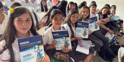 Estudiantes de Petén fortalecen conocimientos sobre cultura fiscal