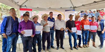 Chapulín, Camotán, es reconocida como Microrregión Ejemplar Mano a Mano y gradúa a 82 agentes de cambio