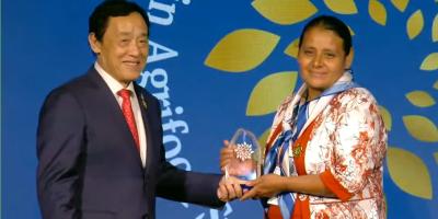 Agricultora guatemalteca reconocida como una de las 100 Heroínas de la FAO