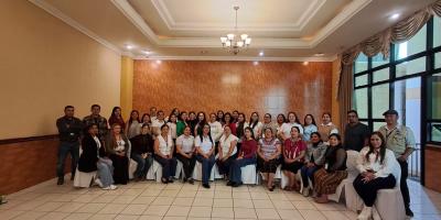 Capacitan a 33 profesionales de Hogar Rural en metodología MEC-Rural