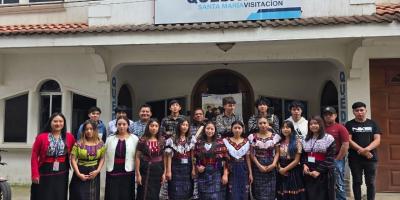 Jóvenes de Quédate comparten con orgullo la gastronomía y las tradiciones de Sololá