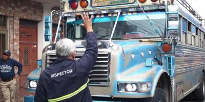 Inspeccionan unidades extraurbanas para promover viajes seguros