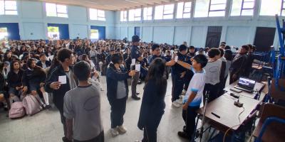 Más de 500 estudiantes de zona 17 aprendenden seguridad vial