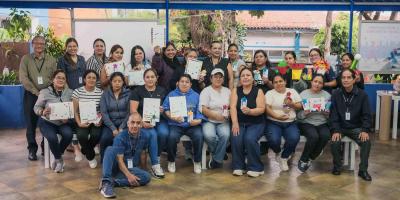 Con arte, títeres y música se fortalece a participantes del Diplomado de Niñeras