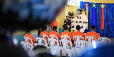 CER-1 celebra la graduación de 17 adolescentes de tercero básico