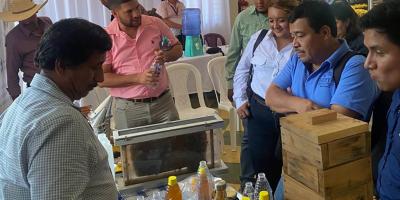 Primer Congreso AGTECH Apícola lleva innovación y tecnología a la región oriental