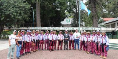 Promueven lazos de cooperación técnica entre la ENCA y productores de Huehuetenango
