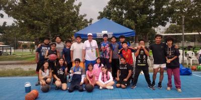 Academia de Baloncesto celebró torneo de tiros de tres puntos en Campos del Roosevelt