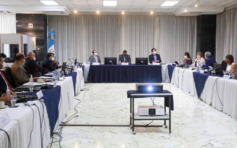 Gabinete económico busca reducir el contrabando aduanero 