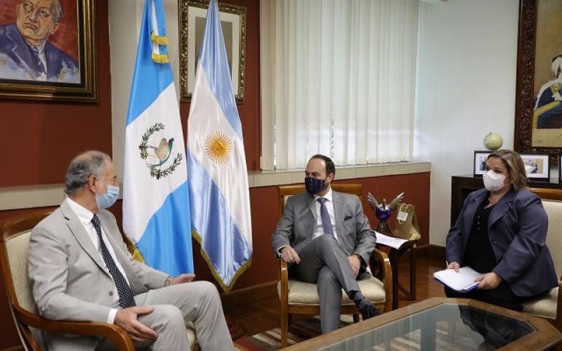 Reunión en la Cancillería