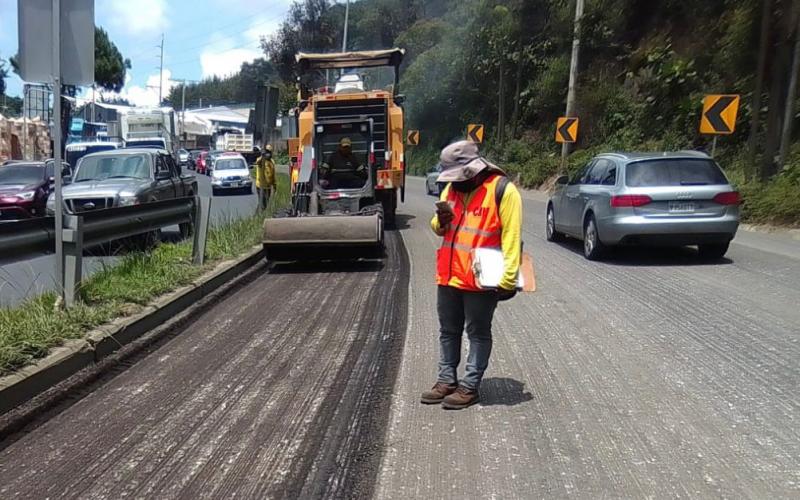Avances son supervisados por personal de Caminos