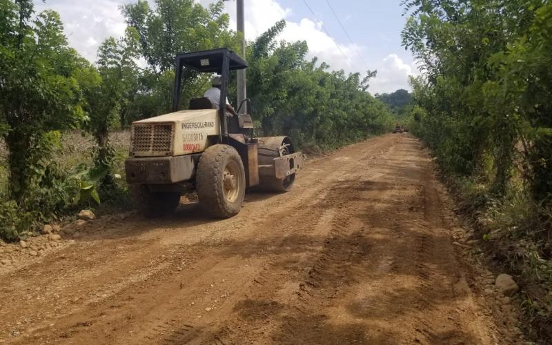 Finalizan trabajos en carreteras rurales de San Luis, Petén