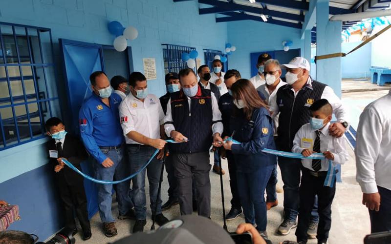 Inauguran remozamiento de escuela en Zaragoza, Chimaltenago