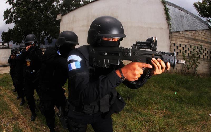 Personal del Comando Antisecuestros refuerza conocimientos en incursión y rescate