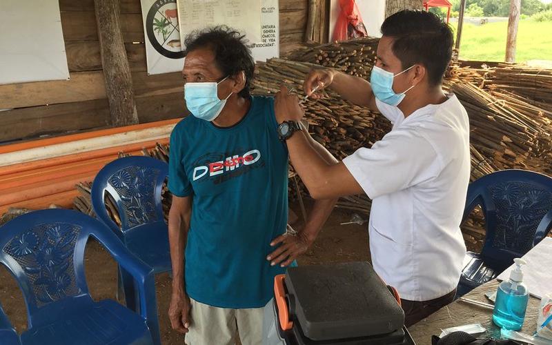 Procesos de vacunación en Comunidad Agraria Sostenible La Bendición