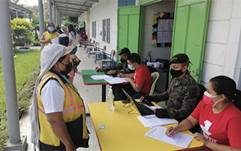 Vacunación a personas que laboran en el relleno sanitario, zona 3