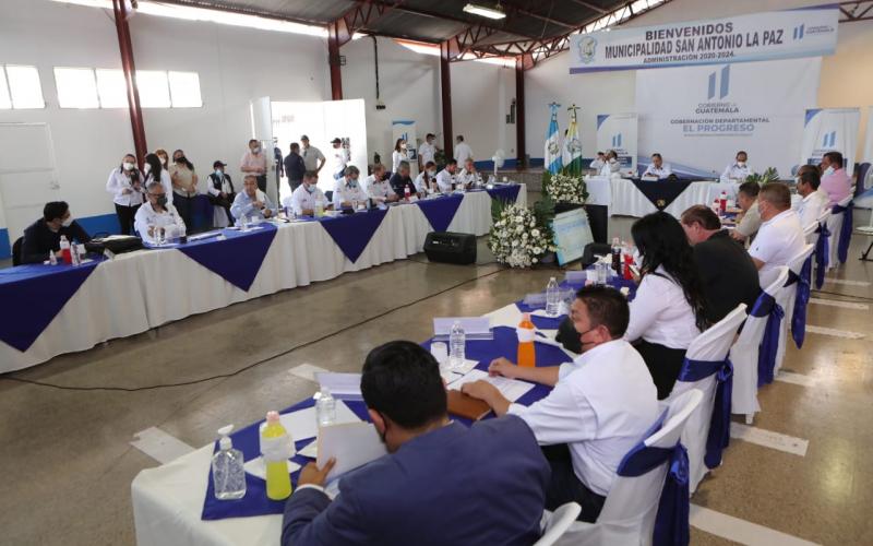 Presidente Alejandro Giammattei se reunió con alcaldes de El Progreso