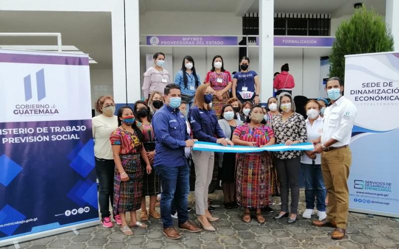En la sede del Ministerio de Economía en Quetzaltenango  se llevó a cabo la Feria de Formalización.