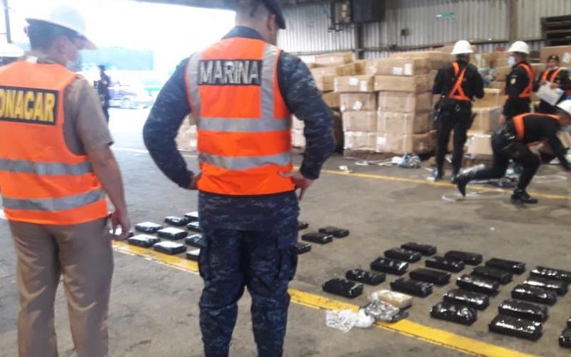 Marina de la Defensa Nacional localizó dos contenedores con ilícitos