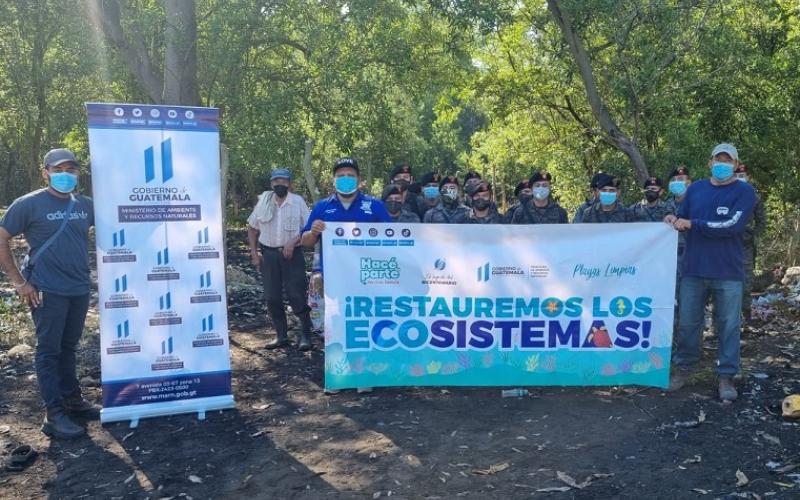 MARN y Ejército refuerzan bosque de mangle en Escuintla
