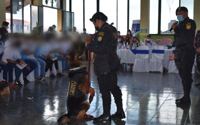 Jóvenes de Coatepeque reciben capacitaciones para prevenir el consumo de drogas