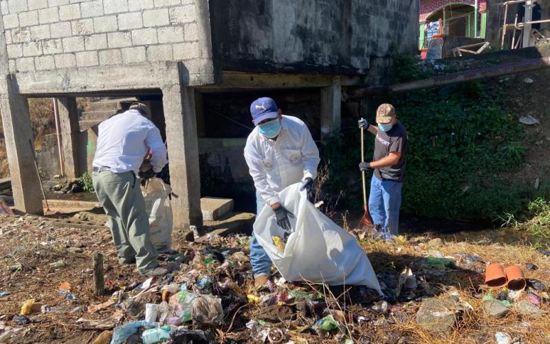 Suchitepéquez hace su parte para erradicar la contaminación