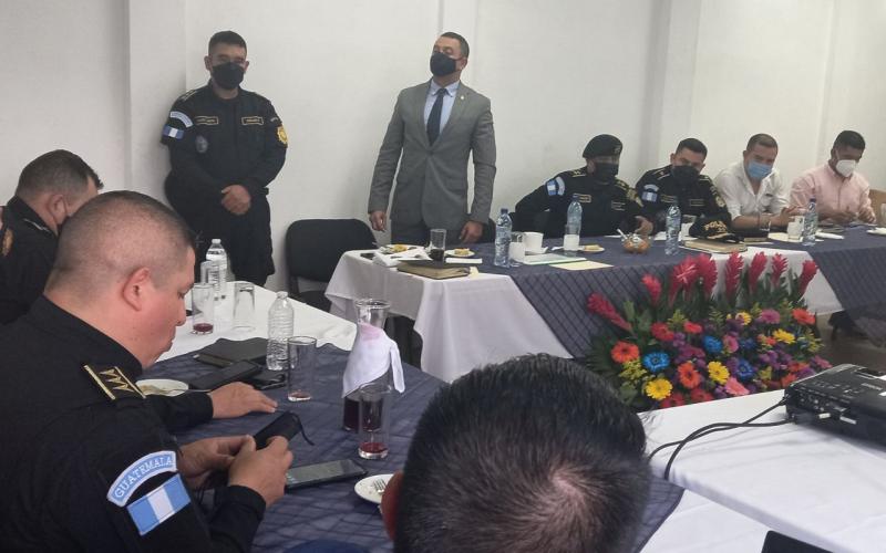 Quinto Viceministro coordina con mandos policiales acciones antinarcóticas 