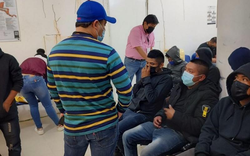 Consulado asiste a 294 migrantes guatemaltecos interceptados en Veracruz, México