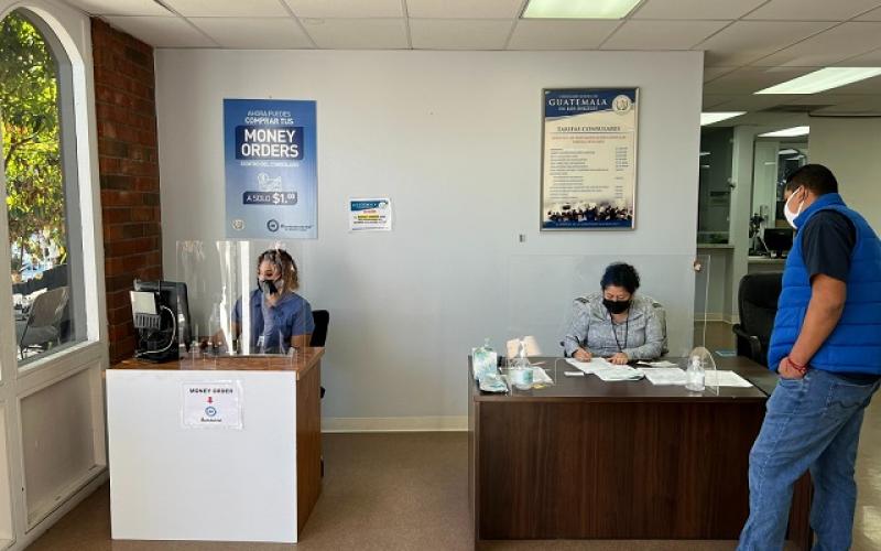 Consulado en Los Ángeles, California, facilita el pago de servicios con money orders dentro de sus instalaciones