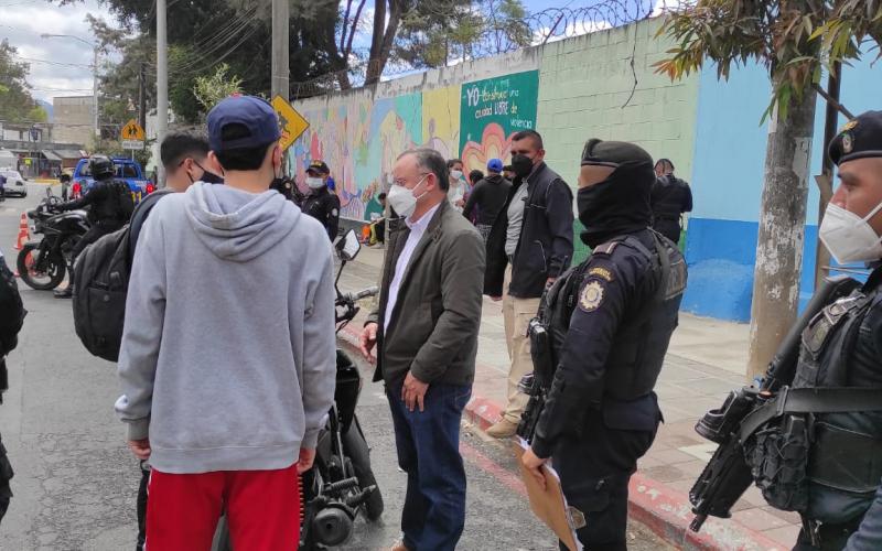 Ministro de Gobernación supervisa acciones de Seguridad y Control en la zona 18