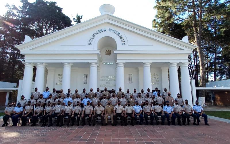 Oficiales del Ejército de Honduras visitaron el Comando Superior de Educación del Ejército de Guatemala