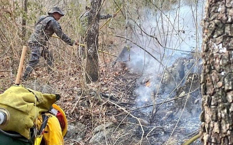 Primera Brigada de Infantería apoyó combate de incendio forestal en El Progreso