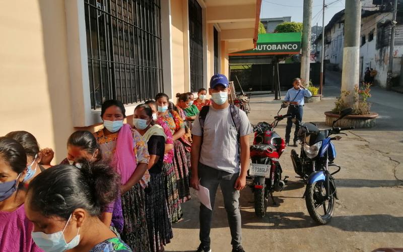 Evento de pago del Bono Social en Cobán, Alta Verapaz