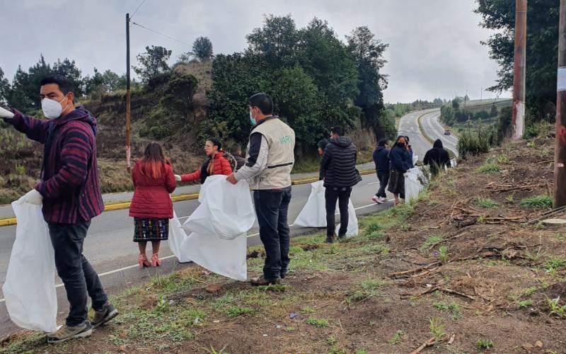 Santa Catarina Ixtahuacán hace su parte con jornada de limpieza