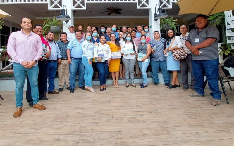 Educadores de Petén son capacitados sobre cambio climático y gestión de riesgo