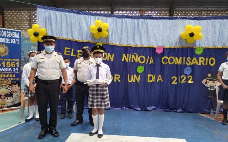 Comisarías eligen a niño o niña Comisario por un día 