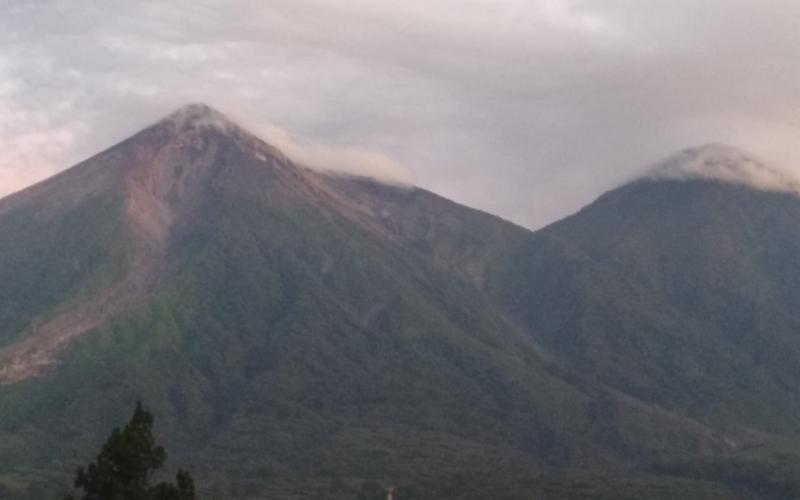 Vista al volcán de Fuego.