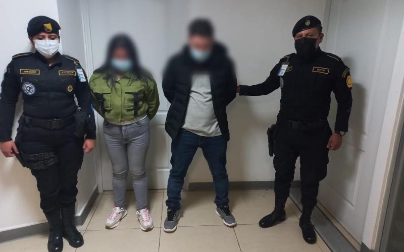 Agentes antinarcóticos evitan que jóvenes salgan del país con 8.79 kilogramos de cocaína