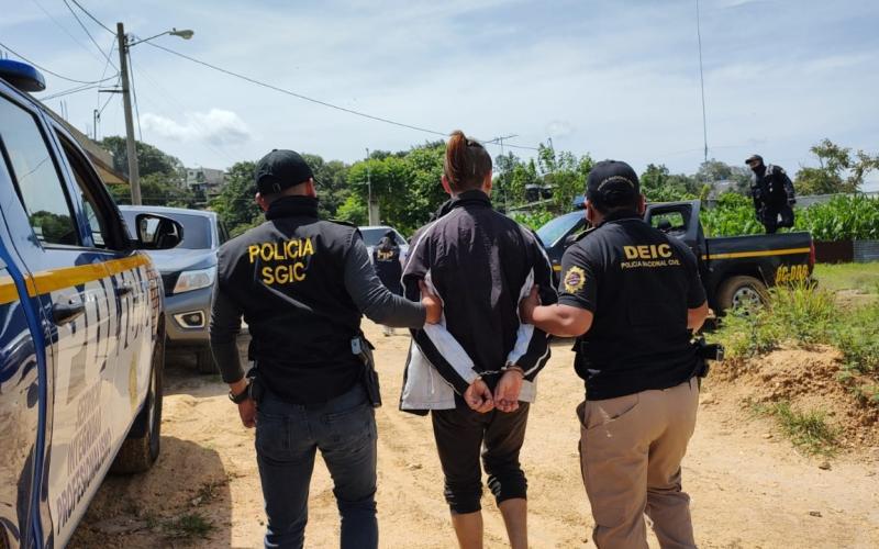 Presuntos estafadores capturados en allanamientos