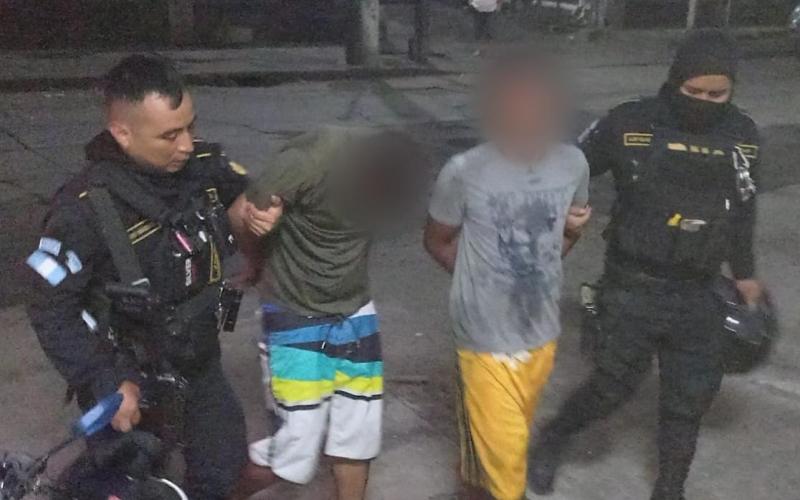 Denuncia permite captura de presuntos asaltantes
