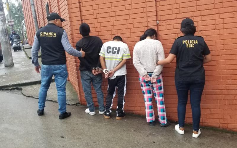 Investigadores capturan presuntos pandilleros por cobro de extorsión